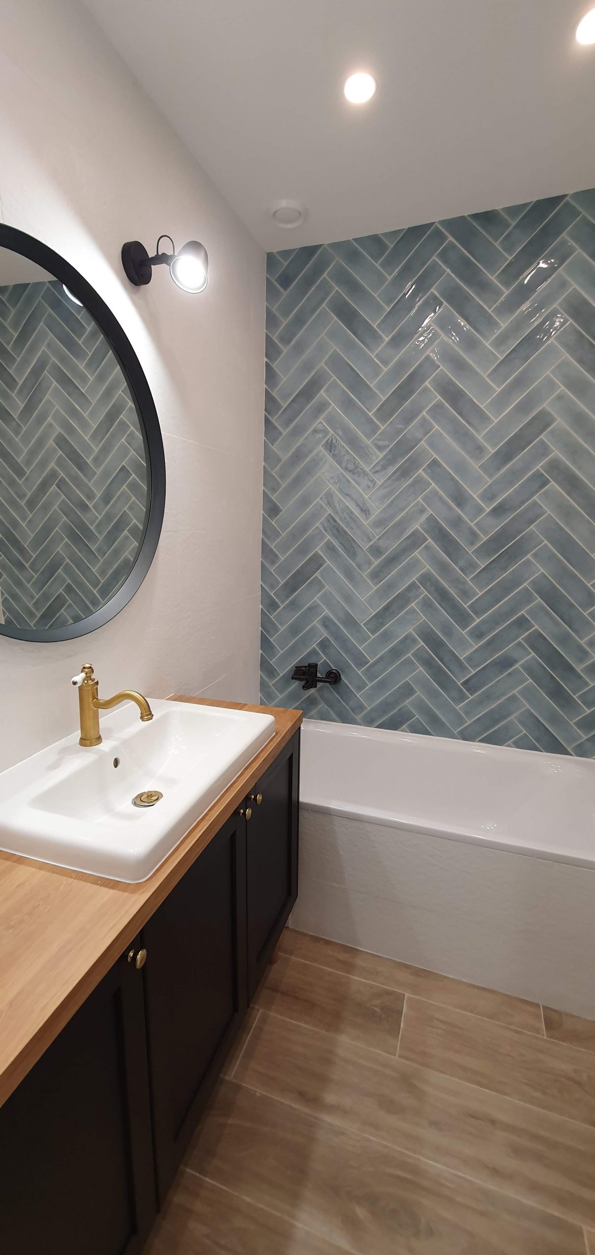 Zalaegerszeg, Fürdőszoba, Kosztolányi